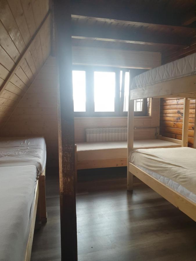 Bacowka Pttk Jaworzec Hostel Wetlina Ngoại thất bức ảnh