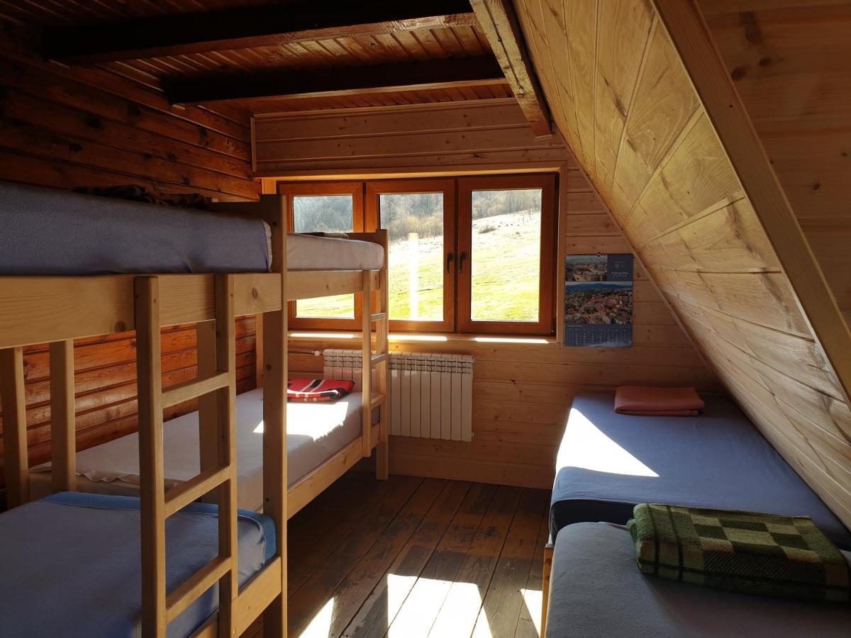 Bacowka Pttk Jaworzec Hostel Wetlina Ngoại thất bức ảnh